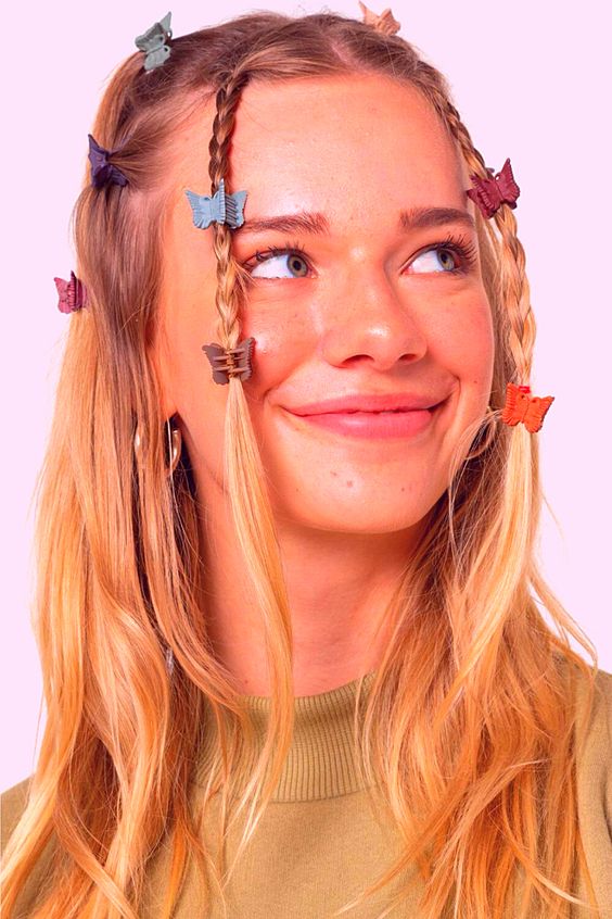 Y2K must-have item 9: Butterfly Hair Clips