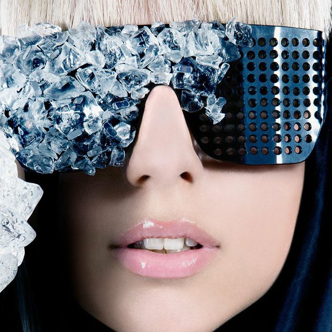 2000s album cover Lady Gaga - The Fame