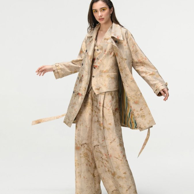 	
trench coat ivory