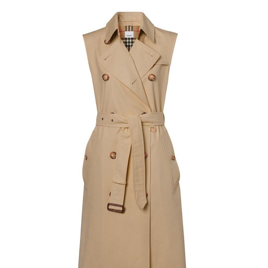 	
how to wear a sleeveless trench coat