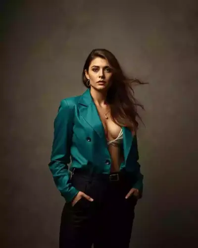Sevecen Yapısıyla Otele Gelen Escort Bayan Maşa